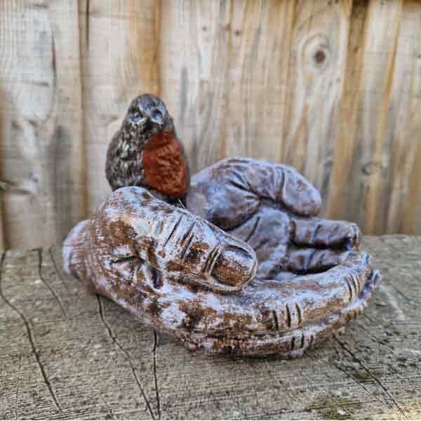 Bird in Hands Stone Garden Ornament 18cm 2 Bird in Hands Stone Garden Ornament 18cm - Image 2