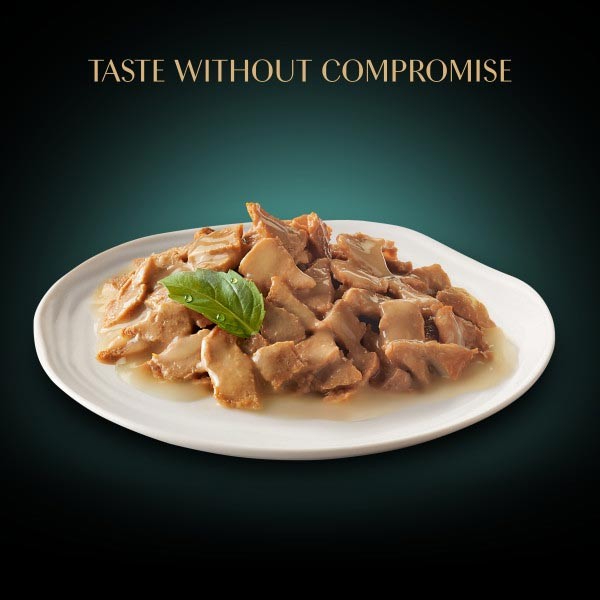 Sheba Fresh Cuisine Taste of Rome Cat Pouches with Poultry Mix in Gravy 6x50g 2 Sheba Fresh Cuisine Taste of Rome Cat Pouches with Poultry Mix in Gravy 6x50g - Image 2