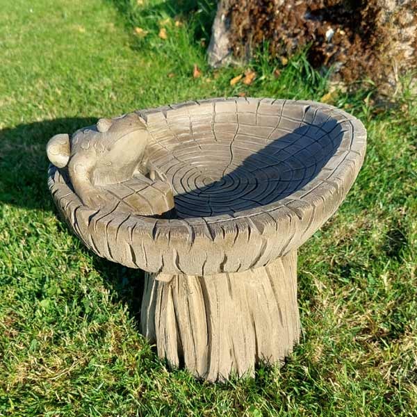 Frog on Log Stone Bird Bath 21cm 2 Frog on Log Stone Bird Bath 21cm - Image 2