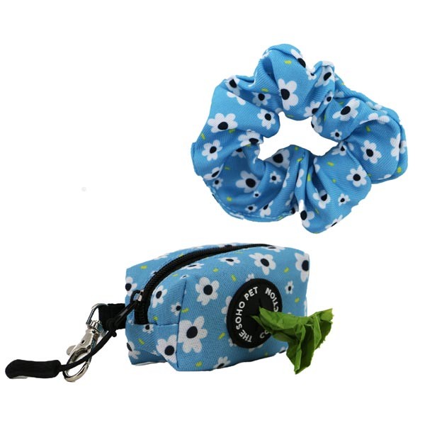 The Soho Pet Collection Daisy Patterned Poop Bag and Scrunchie