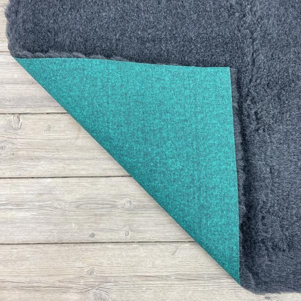 Soul Pet Traditional Charcoal Vet Bedding 100x75cm 2 Soul Pet Traditional Charcoal Vet Bedding 100x75cm - Image 2