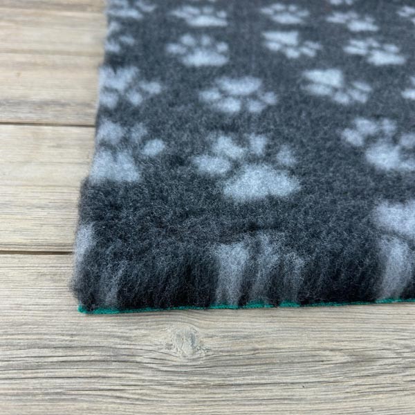 Soul Pet Traditional Charcoal with Grey Paw Vet Bedding 51x75cm 2 Soul Pet Traditional Charcoal with Grey Paw Vet Bedding 51x75cm - Image 2