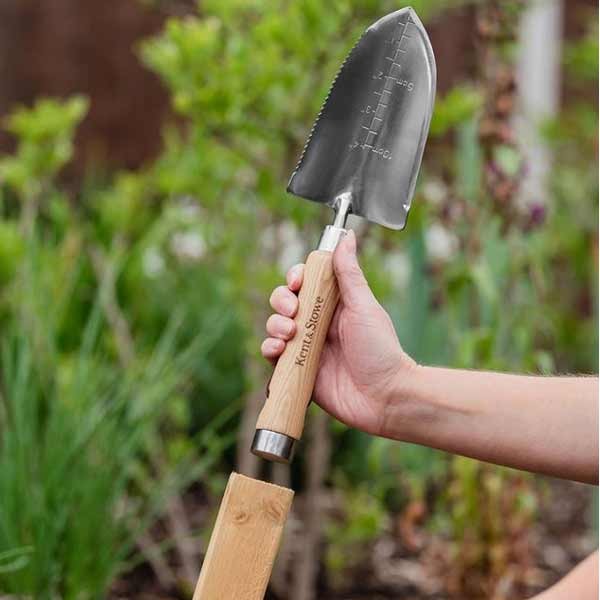 Kent & Stowe The Capability Trowel 2 Kent & Stowe The Capability Trowel - Image 2