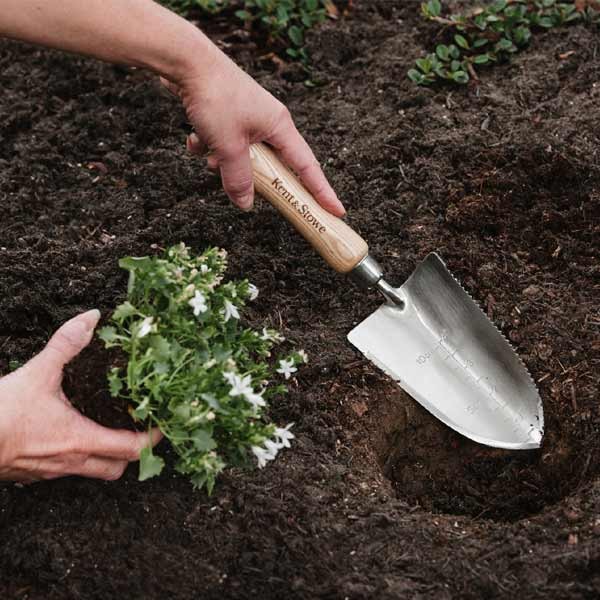 Kent & Stowe The Capability Trowel 3 Kent & Stowe The Capability Trowel - Image 3